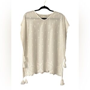 Gianni Bini white eyelet top